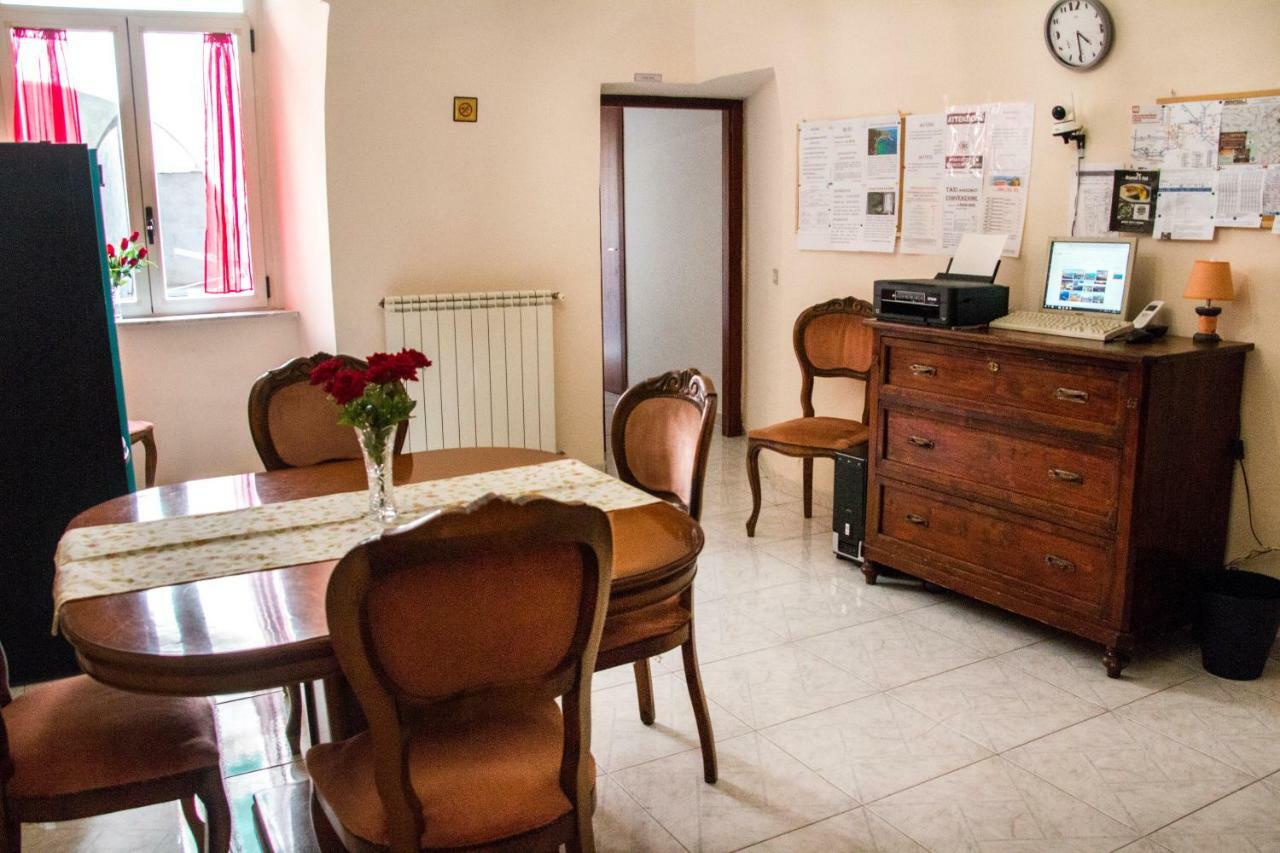 B&B Carbonara Napoli Bagian luar foto