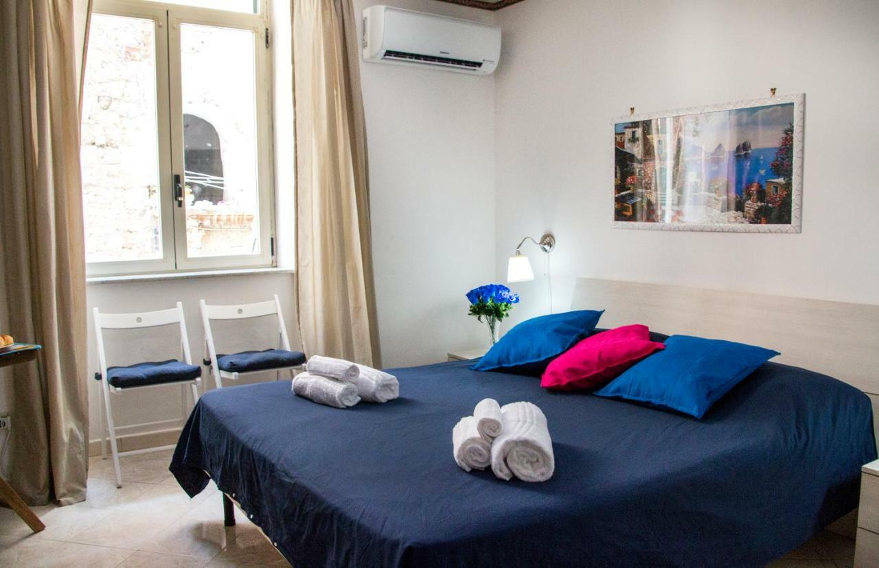 B&B Carbonara Napoli Bagian luar foto