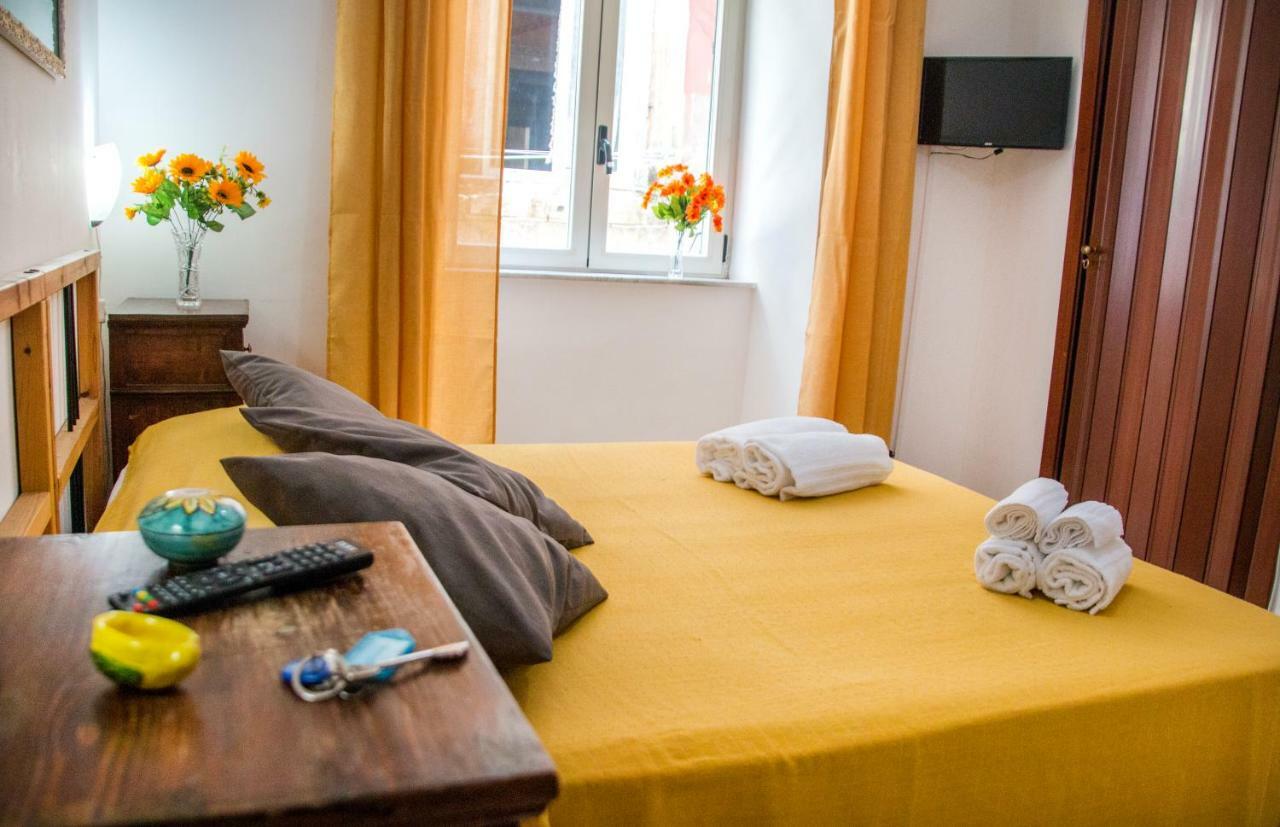 B&B Carbonara Napoli Bagian luar foto