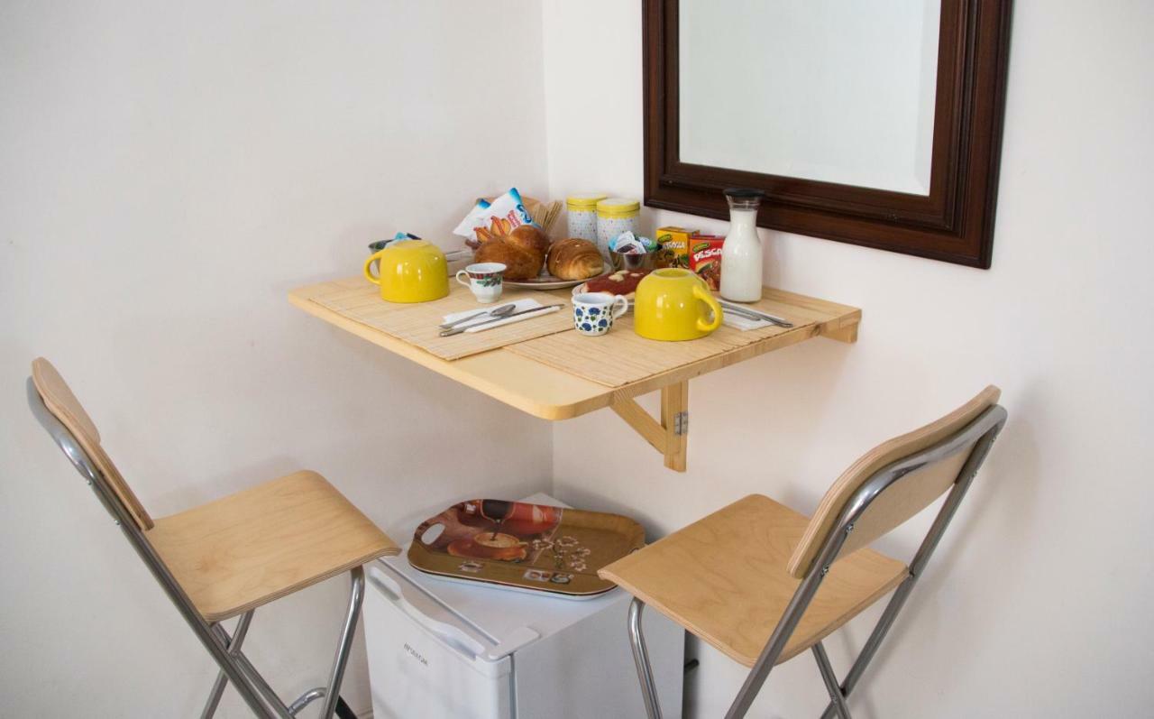 B&B Carbonara Napoli Bagian luar foto