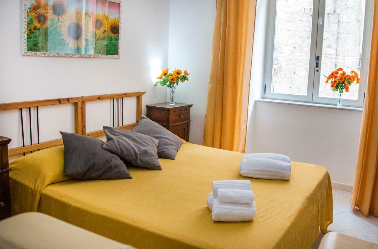 B&B Carbonara Napoli Bagian luar foto